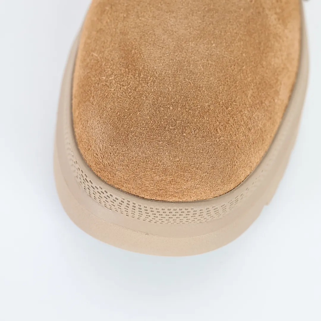 Copywriting price 💰700 Core recommendation Good price UGG sheepskin and fur integrated snow boots men's boots platform foreign trade exclusive UGG Burleigh Chukka men's mid-top snow boots 1151773 Produced by the ten-year-old brand shoemaking foundry production line, paying attention to every detail Longfeng A-grade genuine sheepskin and fur integrated completely following the ZP process. Size: 40 41 42 43 44 45